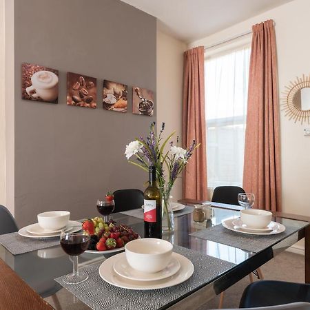 3 Bedroom-5 Beds Newland Ave King'S Palace Leisure-Contractor-Heart Of Hull Amenities Кінгстон-апон-Галл Екстер'єр фото